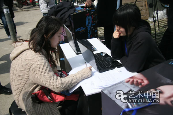 “Rock The Web！網(wǎng)羅新聲代”南京林業(yè)大學(xué)報(bào)名現(xiàn)場(chǎng)